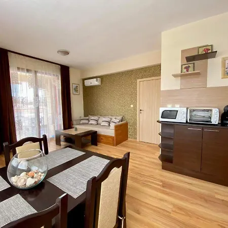 Lägenhet Harmani Apartcomplex Onegin Ii 10 - Free Parking